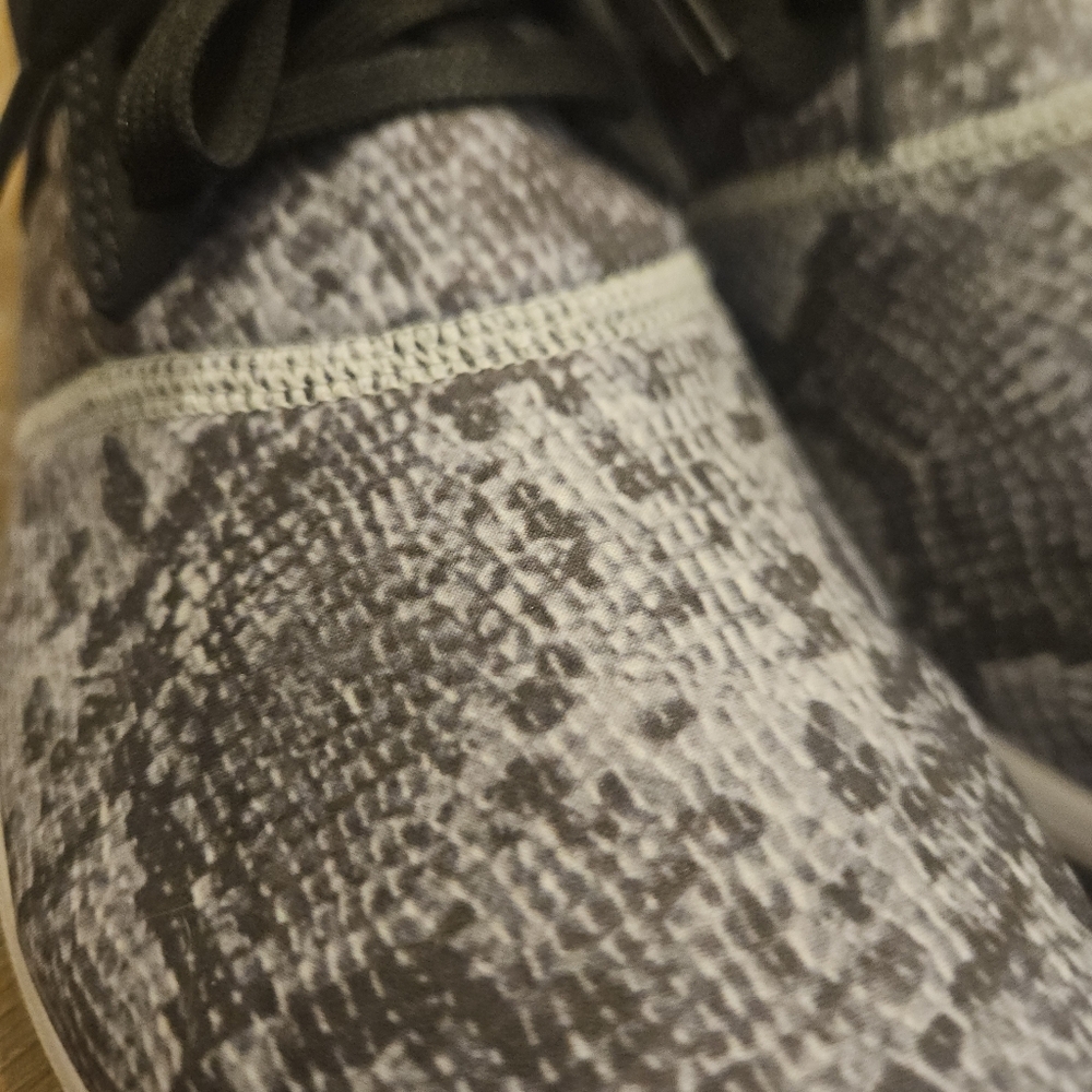 New Balance Tennis Shoes Snake Print 9 - Picture 14 of 16